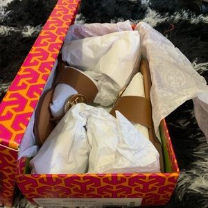 Tory burch sandal/ size: 5/ color: Royal Tan